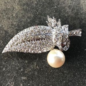 Vintage Pearl and Rhinestone Brooch